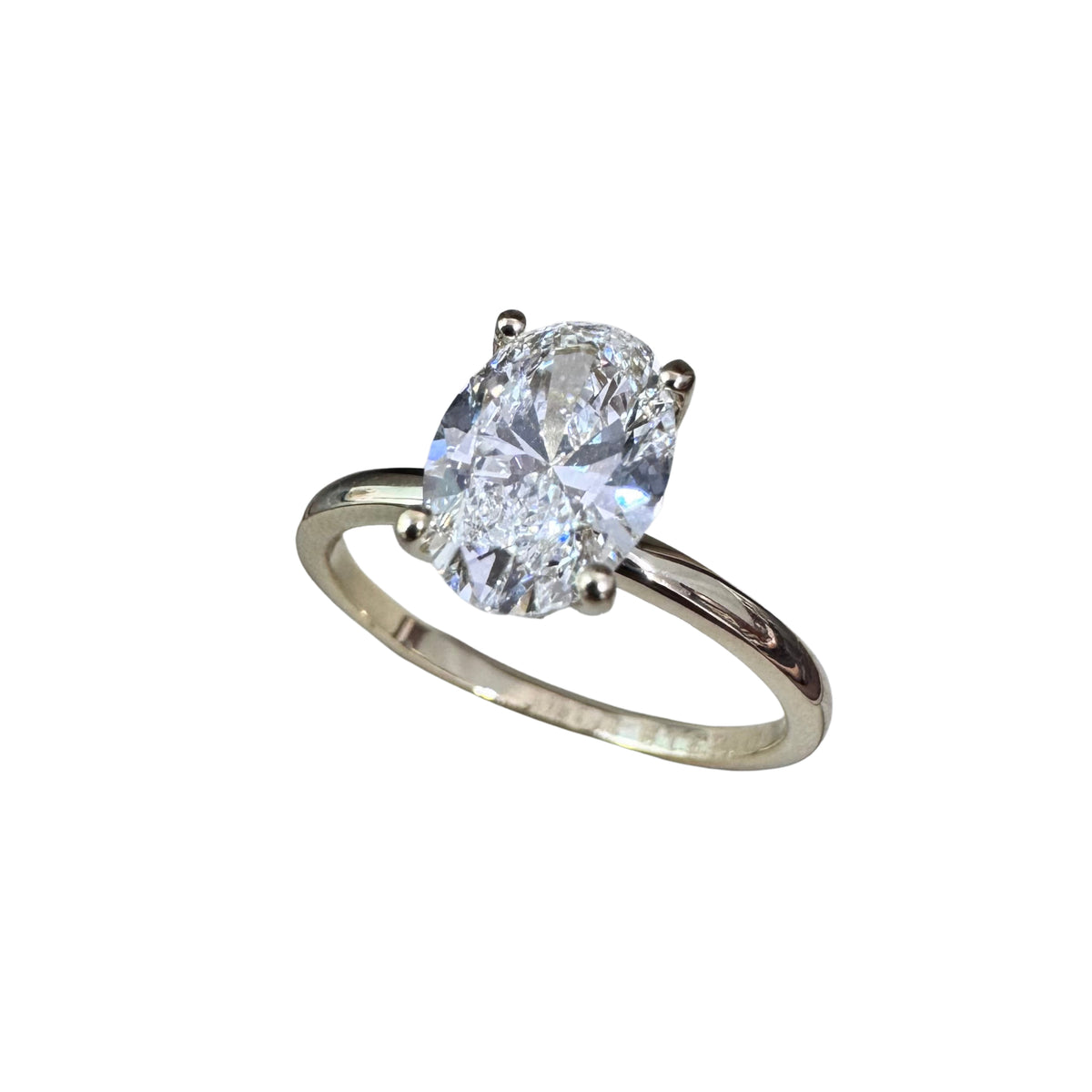 Anillo de Compromiso Oro Amarillo 14k con Diamante de Laboratorio Oval 1.50ct Certificado IGI