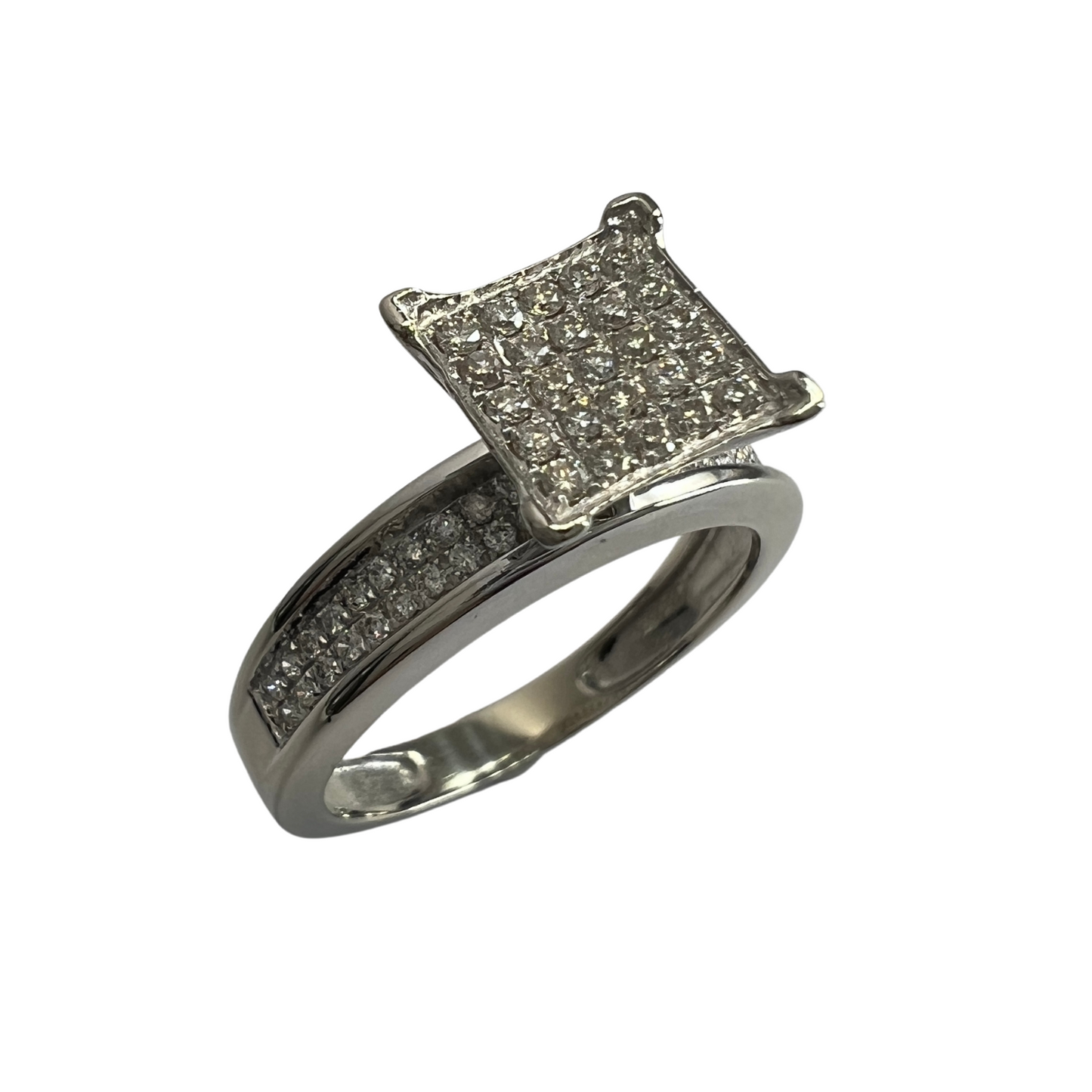 Anillo de Compromiso Oro Blanco con Diamantes Naturales 0.65ct