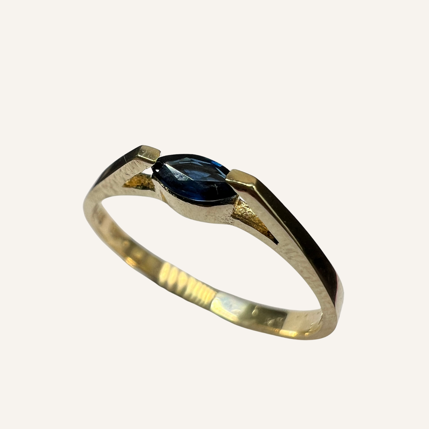 Anillo de Compromiso Oro Amarillo con Zafiro Natural