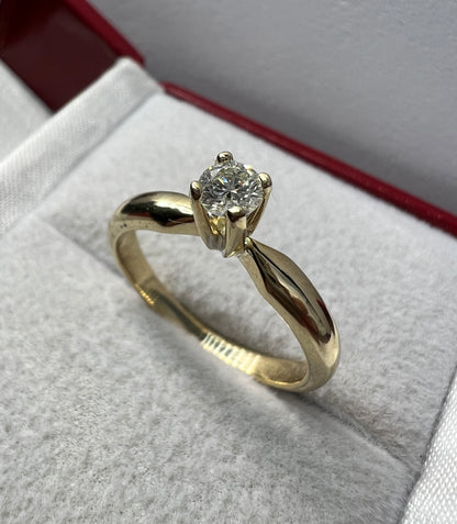 Anillo de Compromiso Oro Amarillo con Diamante Natural 0.25ct