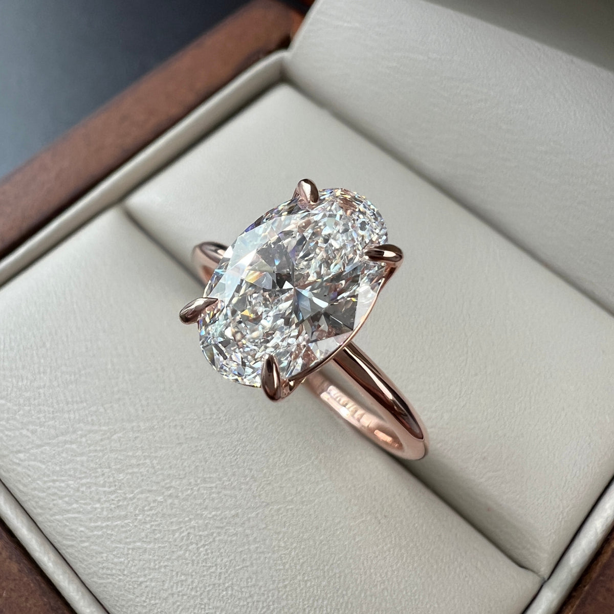 Anillo de Compromiso Oro Rosa 14k Diamante de Laboratorio Oval 2.00ct Certificado IGI
