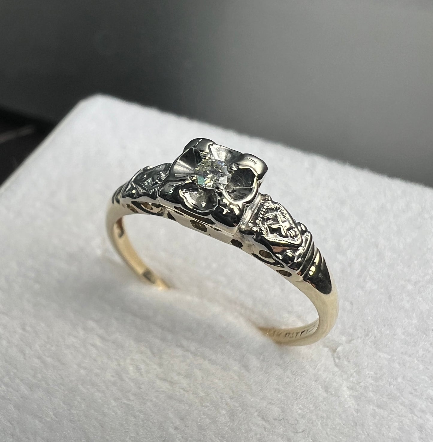 Anillo de Compromiso Oro Amarillo con Diamante Natural 0.05ct