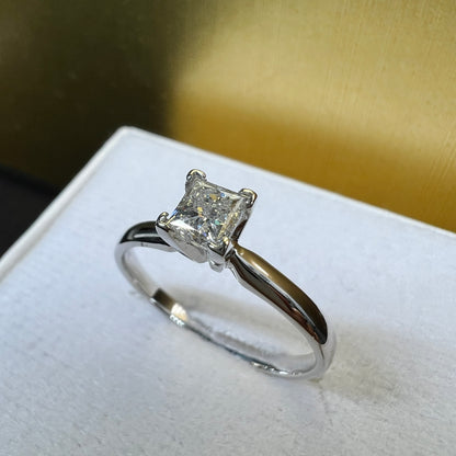 Anillo de Compromiso Oro Blanco 14k con Diamante Natural Princess 0.49ct