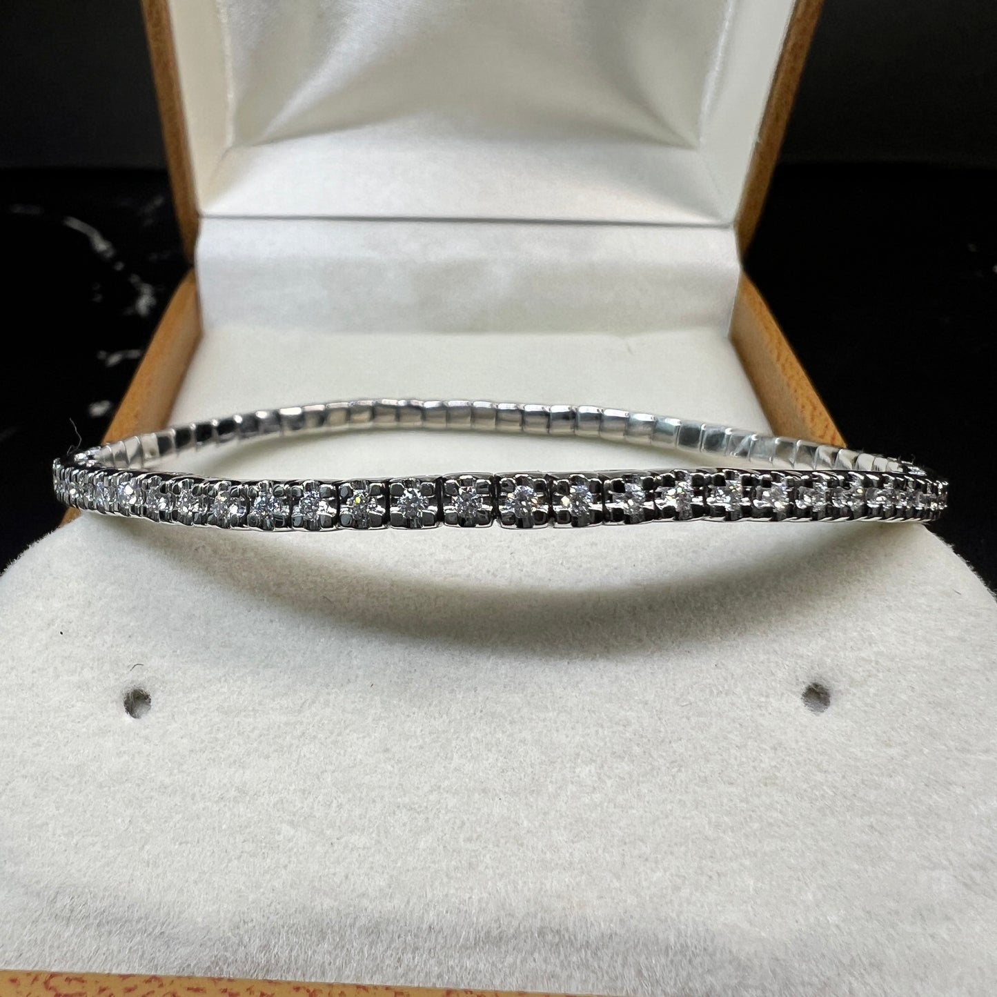 Brazalete Tenis Oro Blanco con Diamantes Naturales 1.40ct