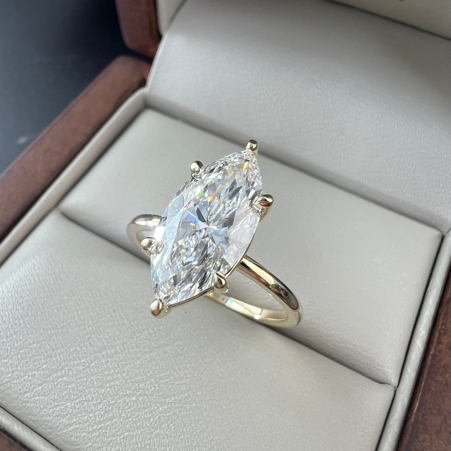 Anillo de Compromiso Oro Amarillo 14k con Diamante de Laboratorio Marquise 2.00ct Certificado IGI