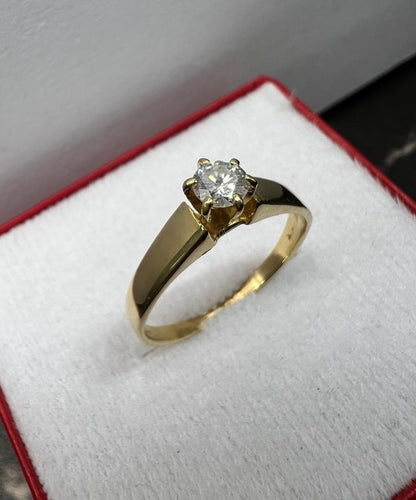 Anillo de Compromiso Oro Amarillo con Diamante Natural 0.20ct