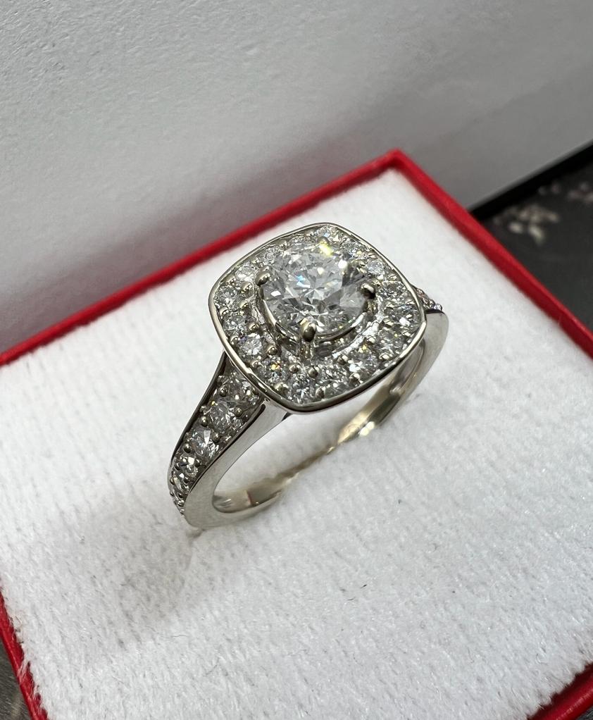 Anillo de Compromiso Oro Blanco con Diamantes Naturales 1.26ct