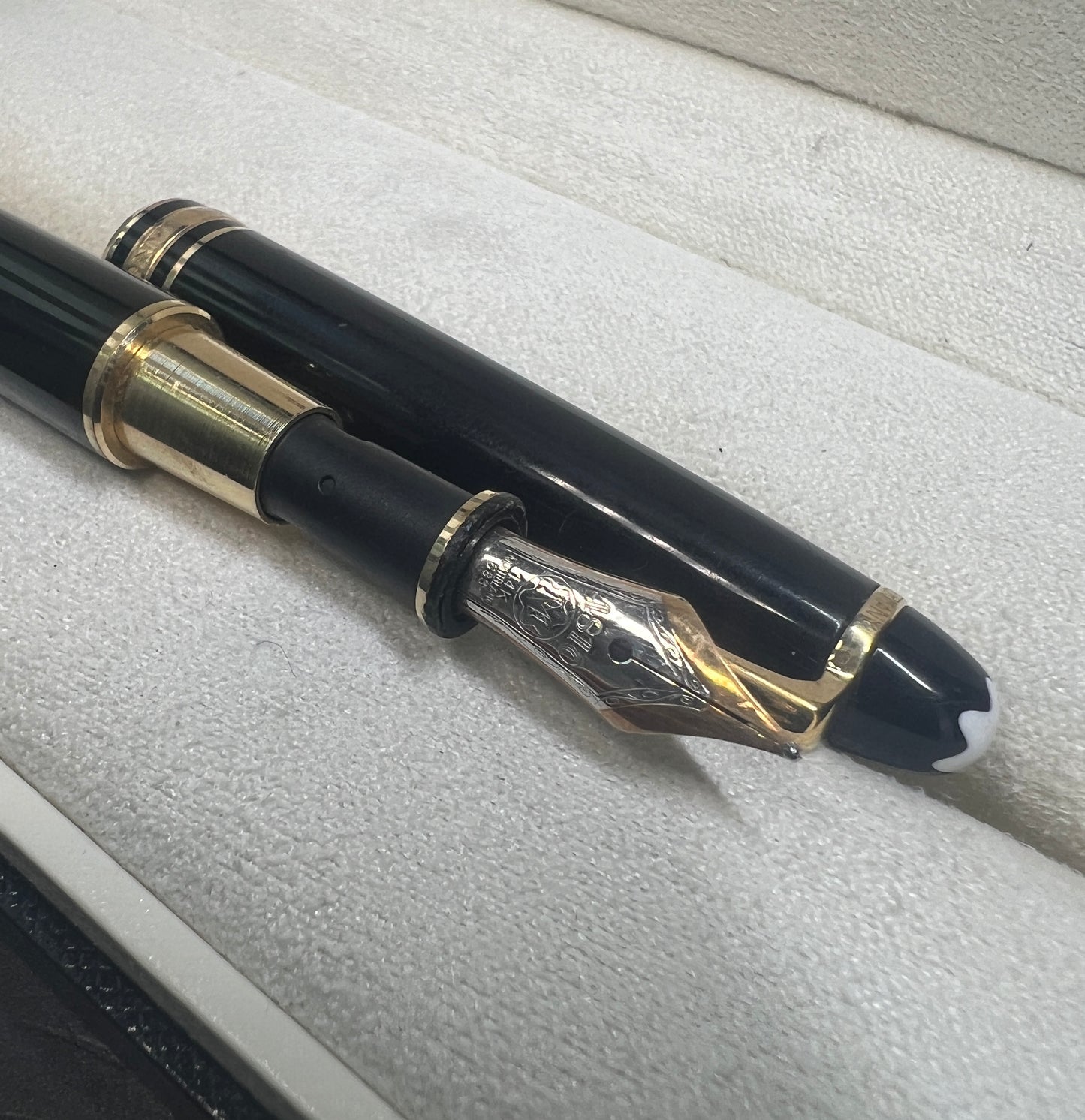 Pluma Fuente Montblanc Meisterstuck