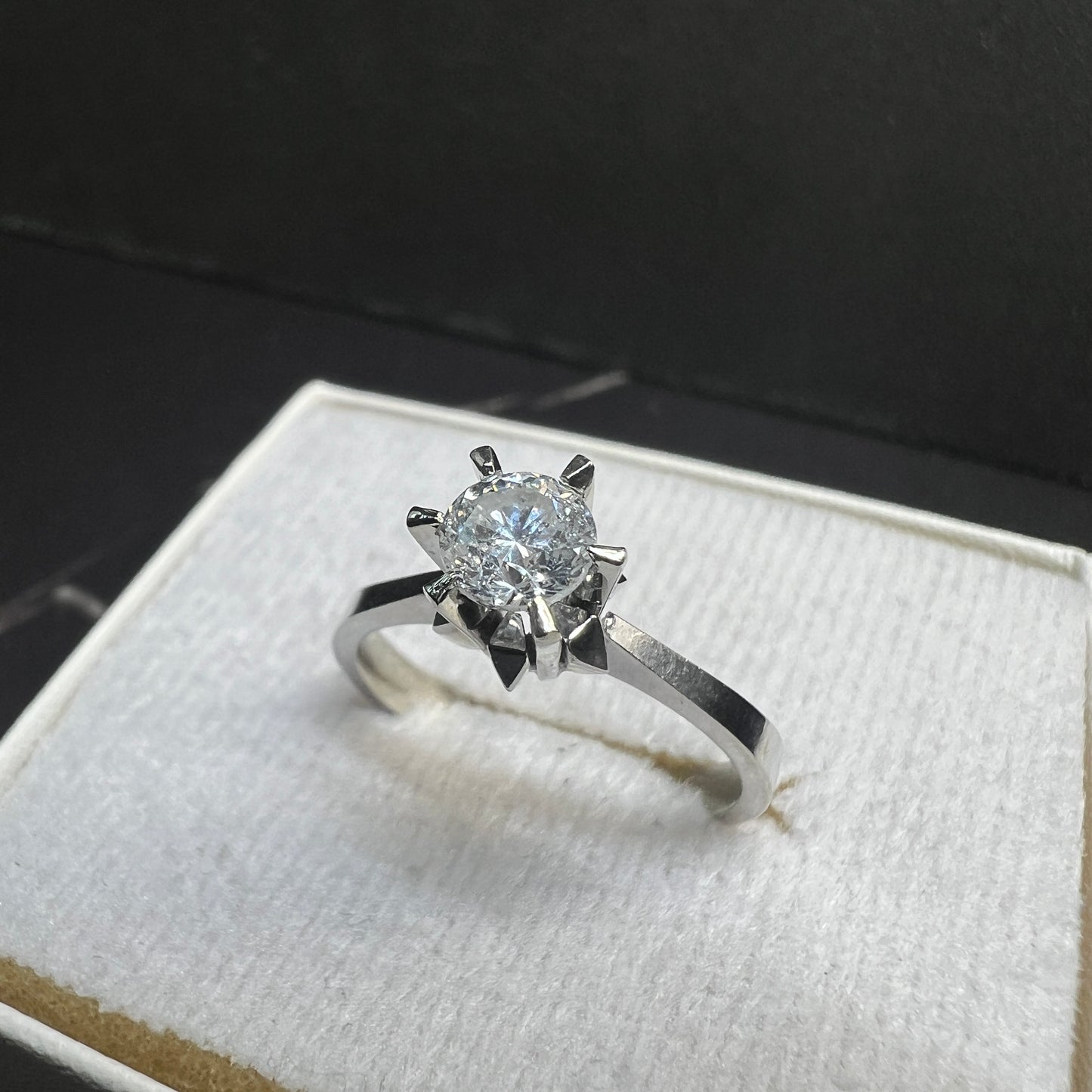 Anillo de Compromiso Oro Blanco con Diamante Natural 0.52ct