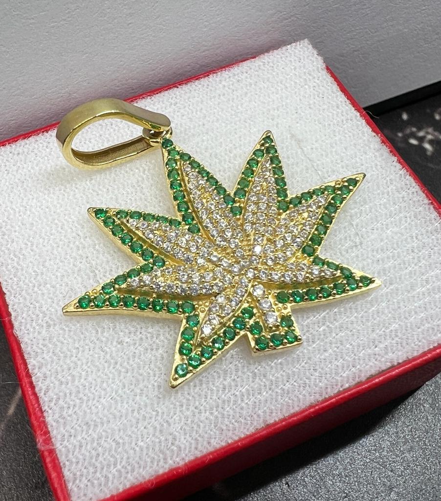 Dije Cannabis Oro Sólido 10kt con Zirconia