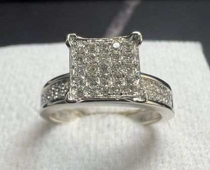 Anillo de Compromiso Oro Blanco con Diamantes Naturales 0.65ct