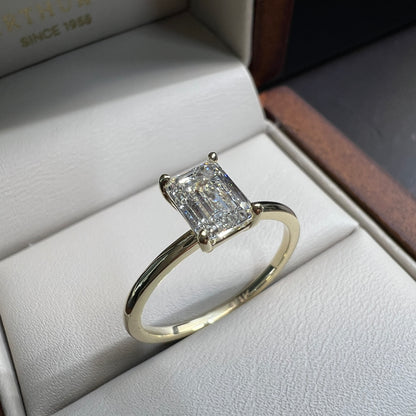 Anillo de Compromiso Oro Amarillo de 14k con Diamante de Laboratorio Esmeralda 1.00ct Certificado IGI