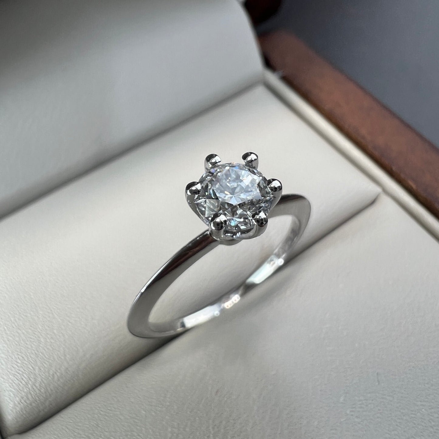 Anillo de Compromiso Oro Blanco de 14k con Diamante Natural Brillante 0.50ct Certificado GIA