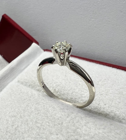 Anillo de Compromiso Oro Blanco con Diamante Natural 0.26ct