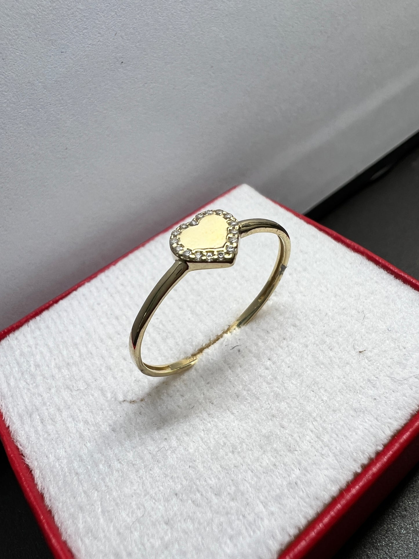 Anillo Corazón Oro Amarillo 10kt con Zirconias