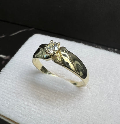 Anillo de Compromiso Oro Amarillo con Diamante Natural 0.15ct