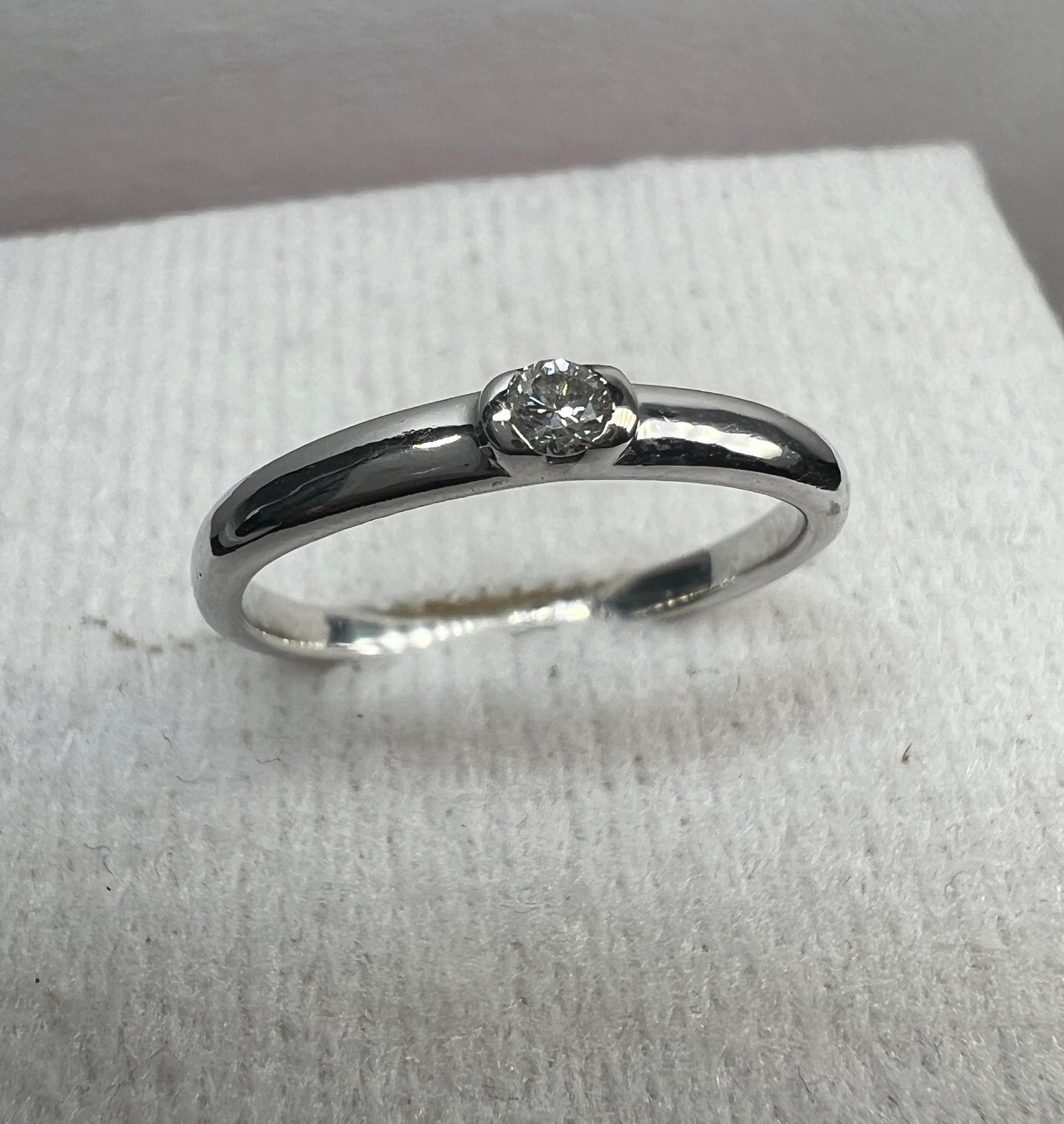 Anillo de Compromiso Oro Blanco con Diamante Natural 0.05ct