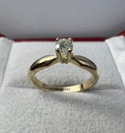 Anillo de Compromiso Oro Amarillo con Diamante Natural 0.25ct