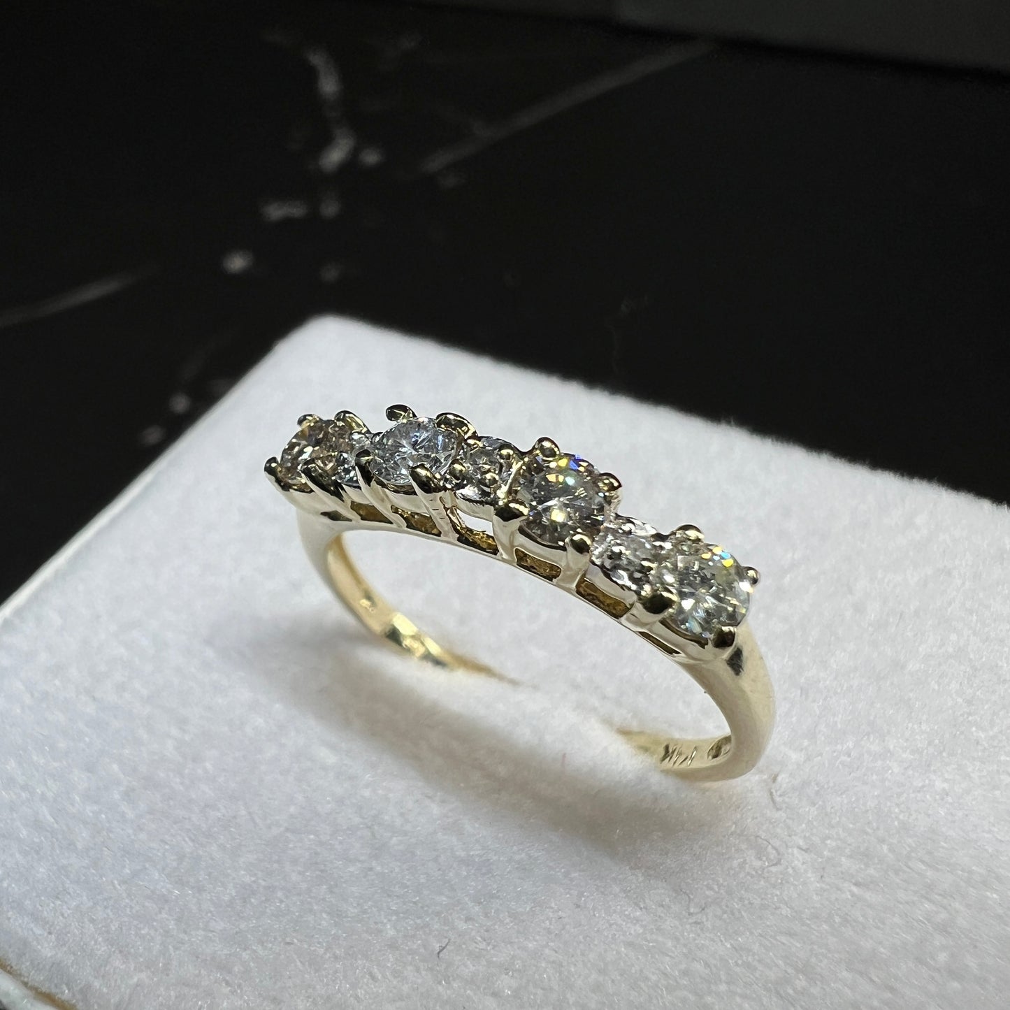 Anillo Churumbela Oro Amarillo con Diamantes Naturales 0.39ct