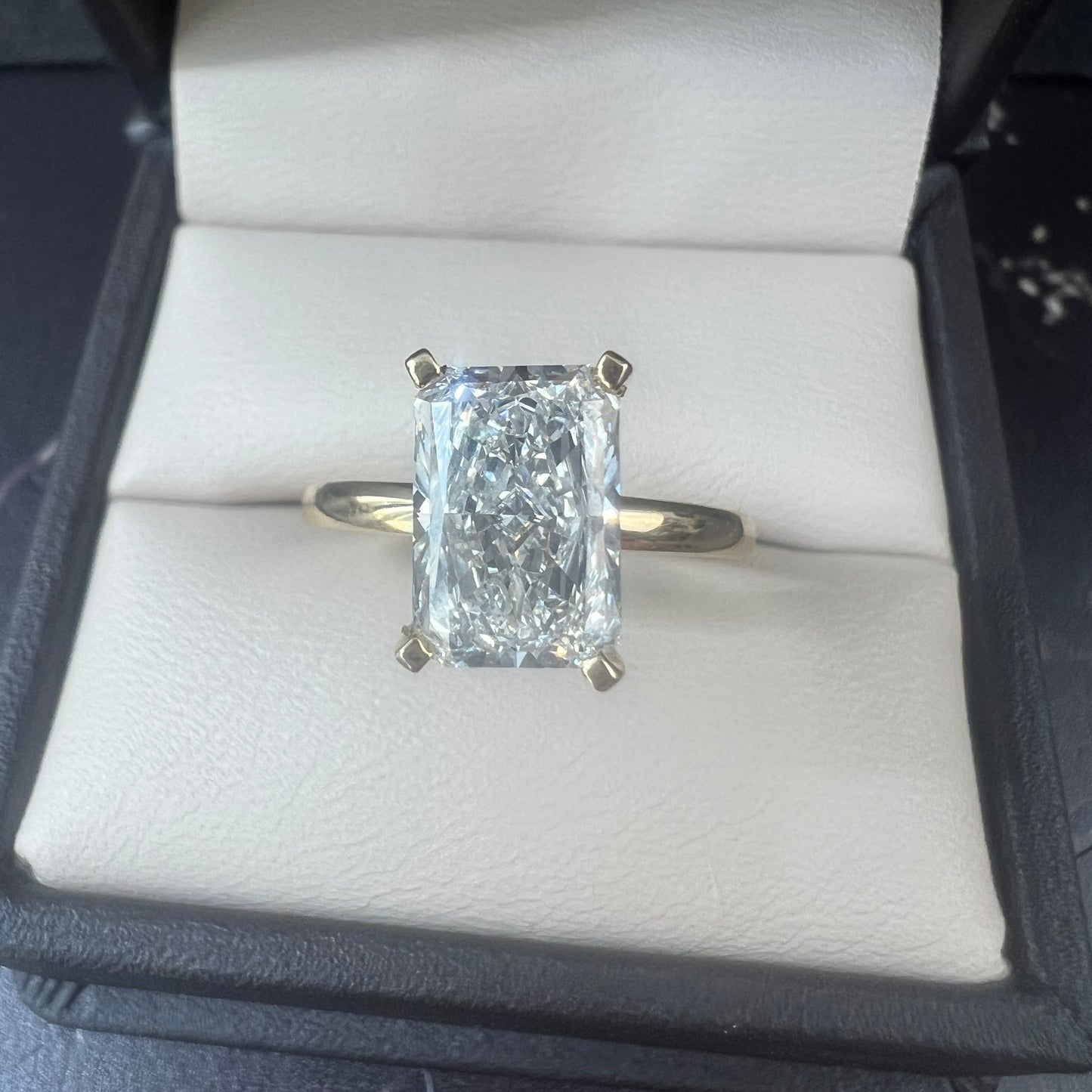 Anillo de Compromiso Oro Amarillo 14k con Diamante de Laboratorio Certificado IGI 2.52ct