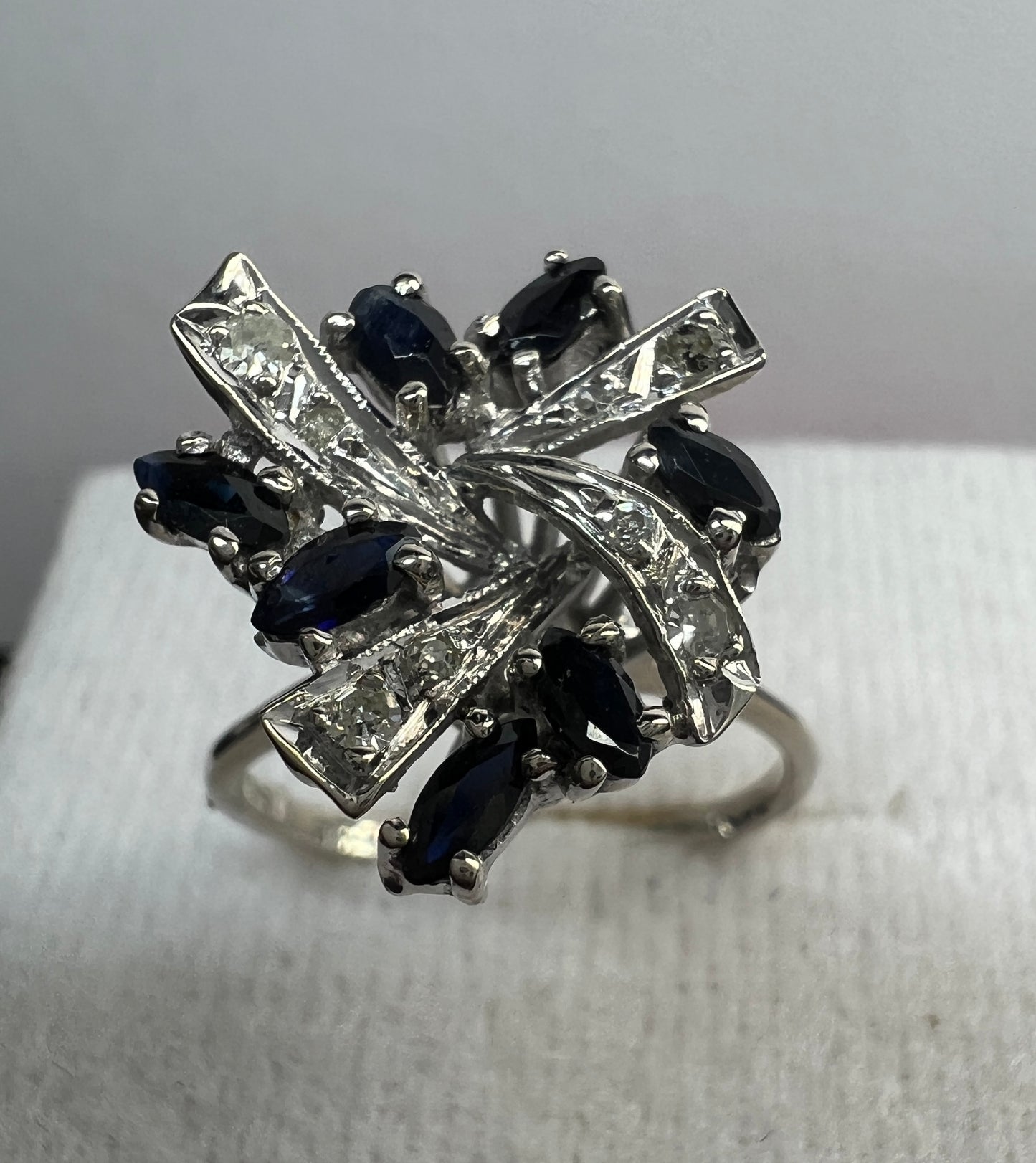 Anillo Plata Paladio con Zafiros y Diamantes Naturales 0.16ct