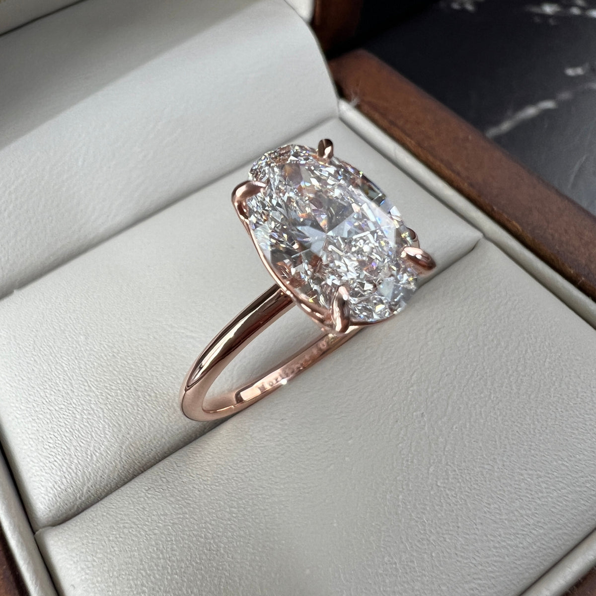 Anillo de Compromiso Oro Rosa 14k Diamante de Laboratorio Oval 2.00ct Certificado IGI