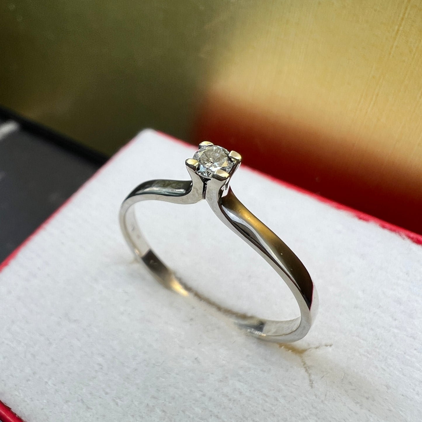 Anillo de Compromiso Oro Blanco 14k con Diamante Natural 0.10ct
