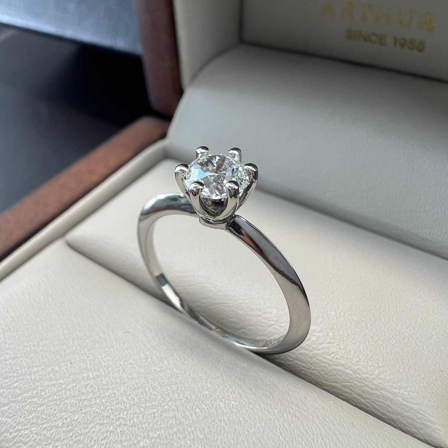Anillo de Compromiso Oro Blanco de 14k con Diamante Natural Brillante 0.50ct Certificado GIA