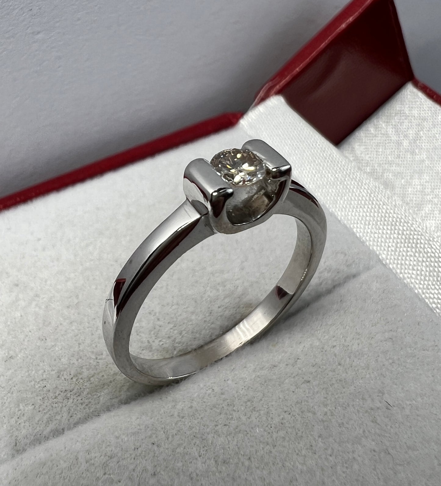 Anillo de Compromiso Oro Blanco con Diamante Natural 0.25ct