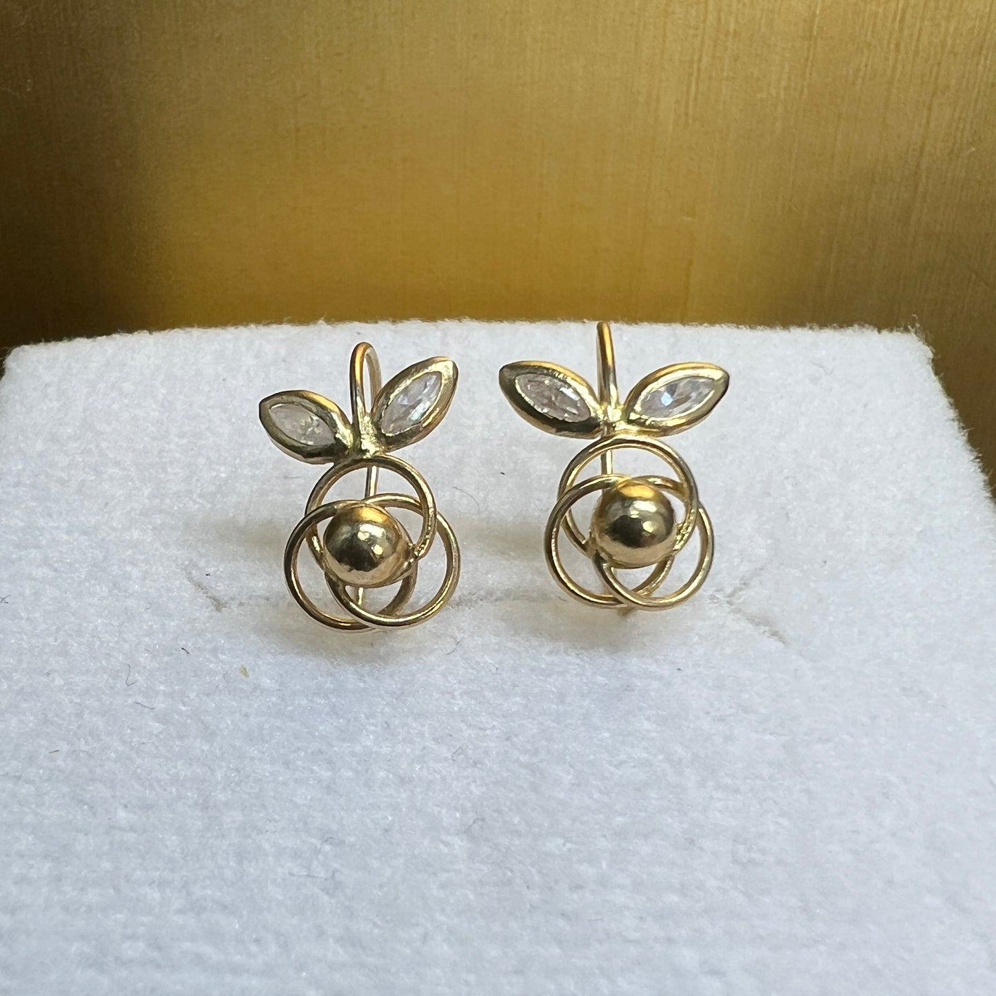 Aretes Oro Sólido 10kt con Zirconias