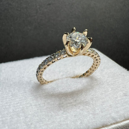 Anillo de Compromiso Pavé Oro Amarillo con Diamantes Naturales 1.22ct
