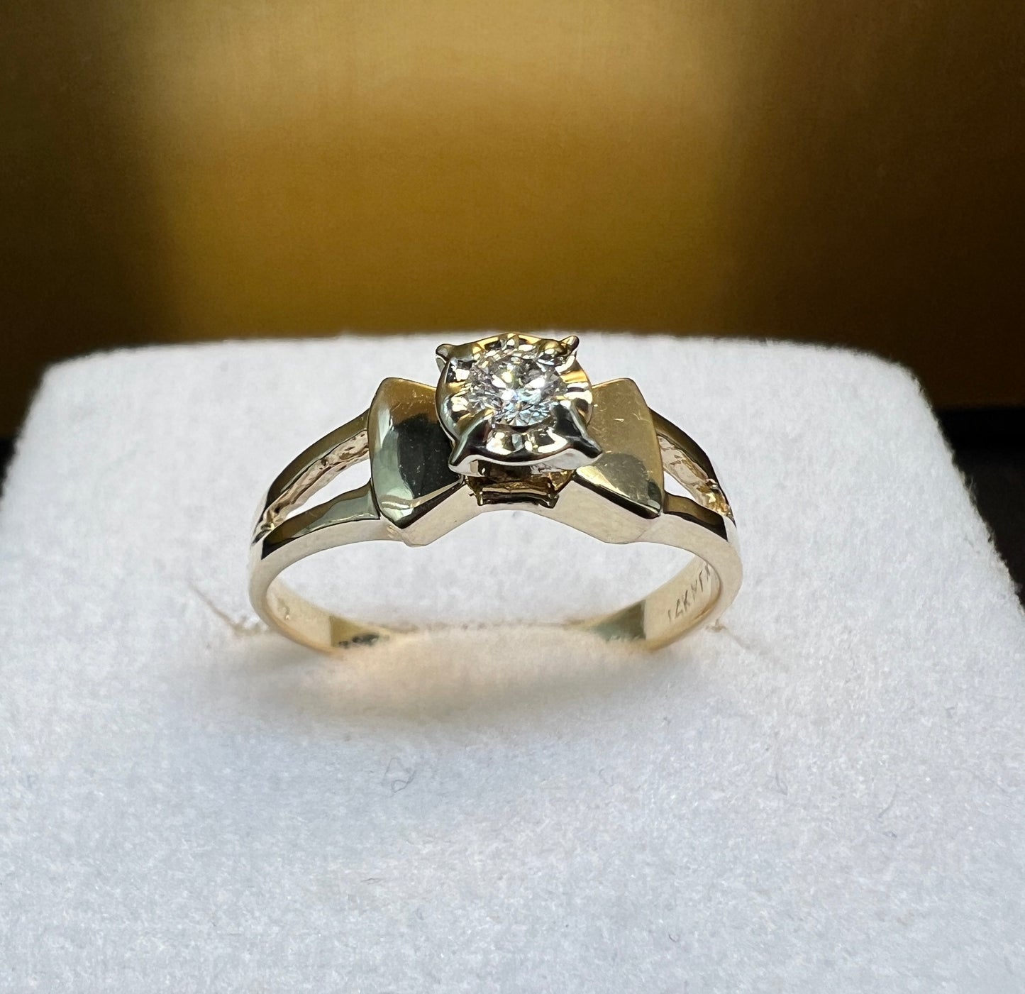 Anillo de Compromiso Oro Amarillo con Diamante Natural 0.15ct