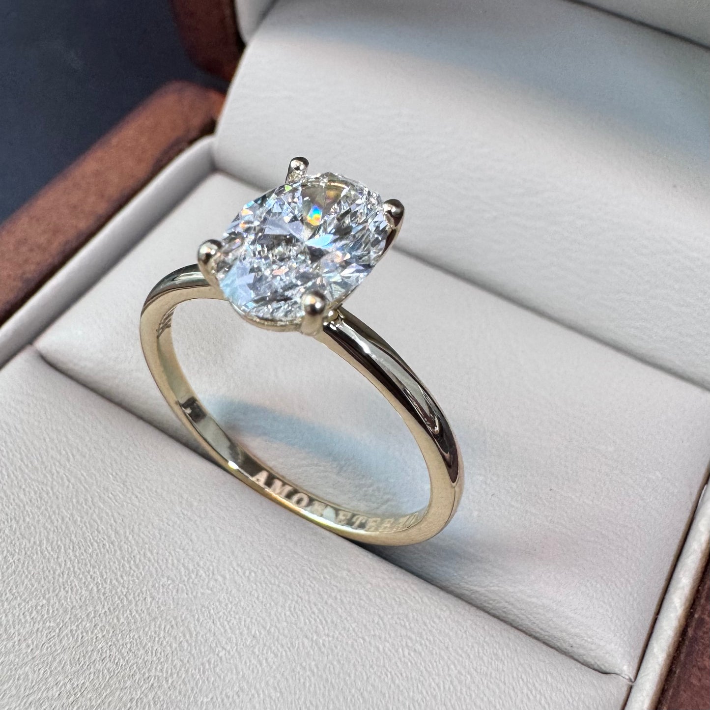 Anillo de Compromiso Oro Amarillo 14k con Diamante de Laboratorio Oval 1.50ct Certificado IGI