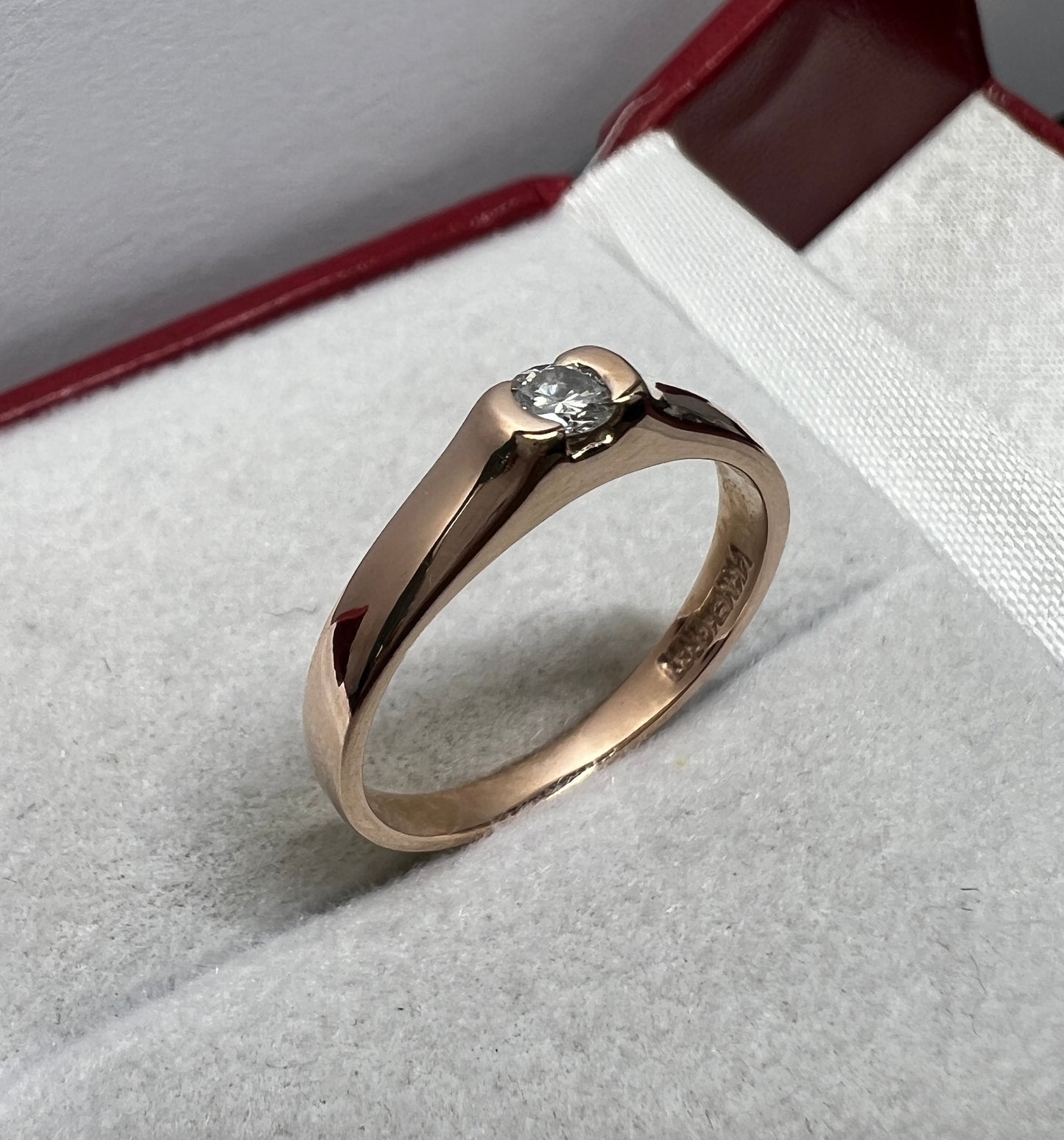 Anillo de Compromiso Oro Rosa con Diamante Natural 0.10ct