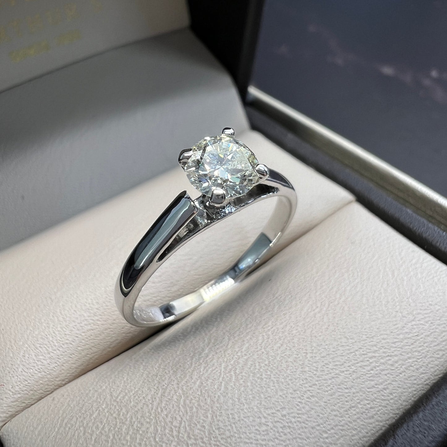 Anillo de Compromiso Oro Blanco 14k con Diamante Natural 0.49ct