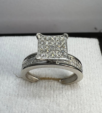 Anillo de Compromiso Oro Blanco con Diamantes Naturales 0.65ct