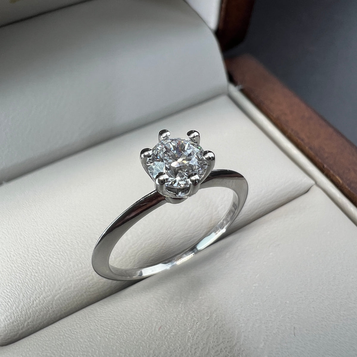 Anillo de Compromiso Oro Blanco de 14k con Diamante Natural Brillante 0.50ct Certificado GIA