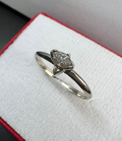 Anillo de Compromiso Oro Blanco con Diamante Natural Marquise 0.15ct