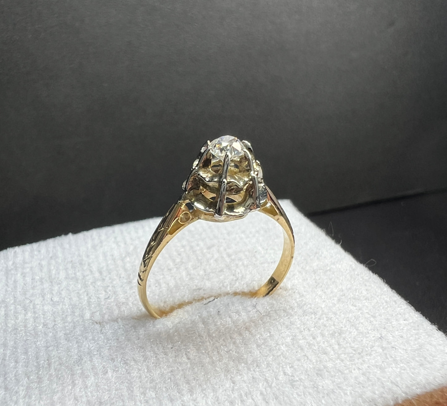 Anillo de Compromiso Oro Amarillo y Blanco con Diamante Natural 0.20ct