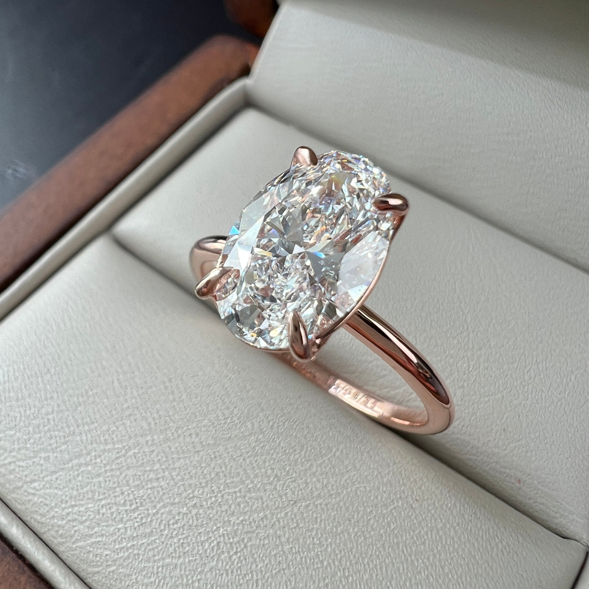 Anillo de Compromiso Oro Rosa 14k Diamante de Laboratorio Oval 2.00ct Certificado IGI