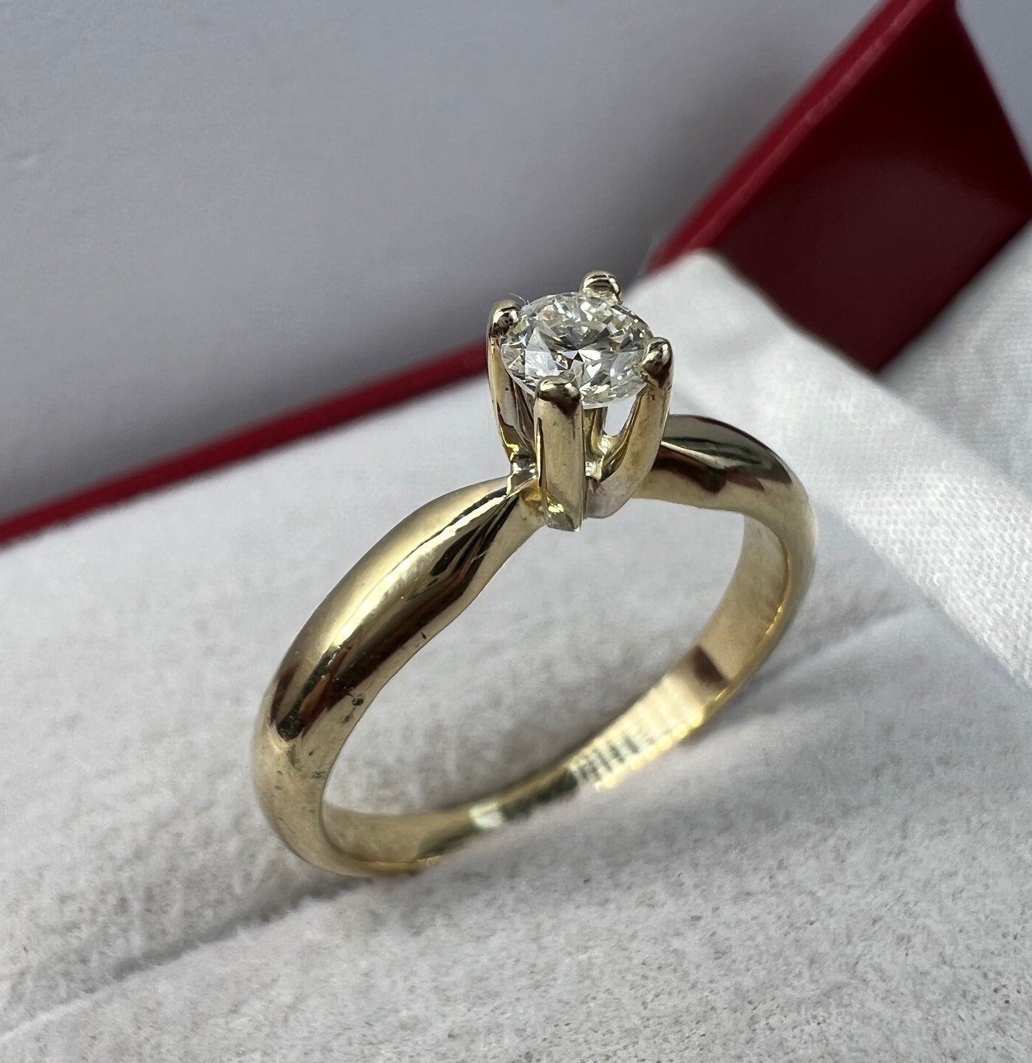 Anillo de Compromiso Oro Amarillo con Diamante Natural 0.25ct