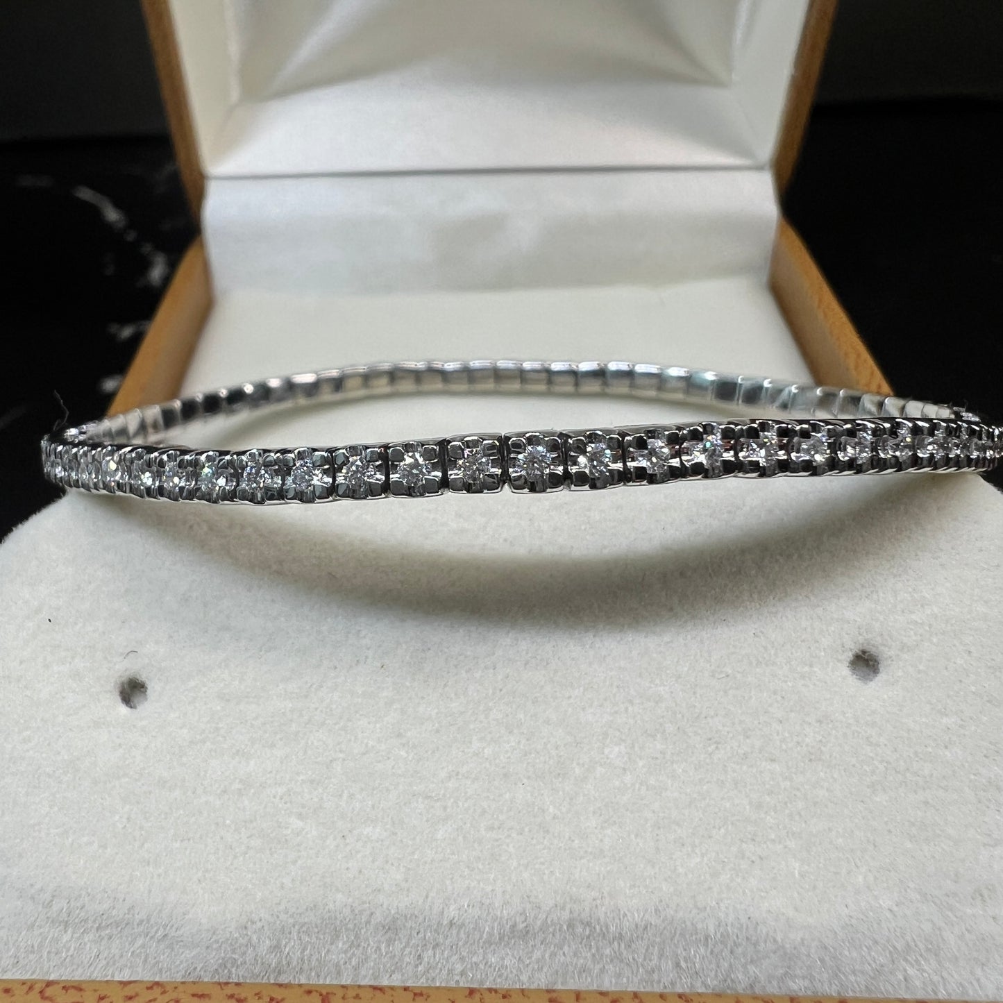 Brazalete Tenis Oro Blanco con Diamantes Naturales 1.40ct