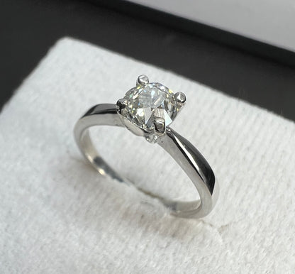 Anillo de Compromiso Oro Blanco con Diamante Natural 0.65ct