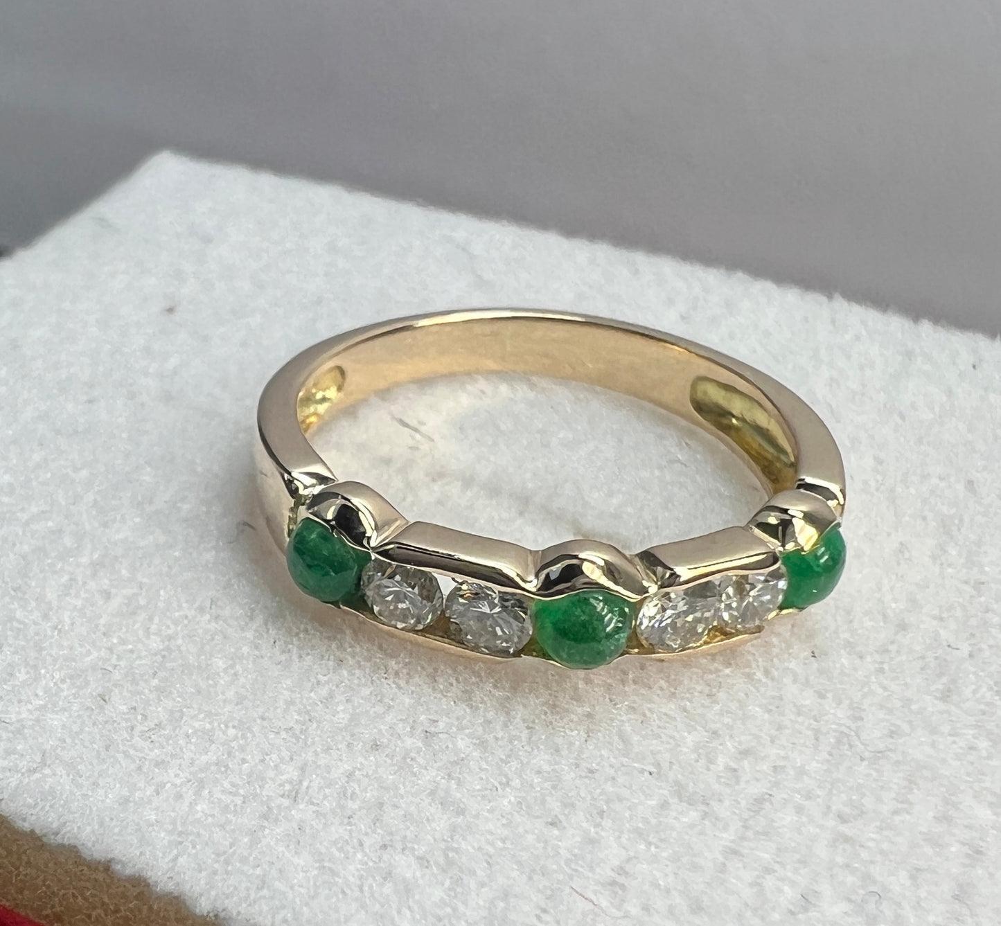 Anillo Churumbela Oro Amarillo con Diamantes y Jades Naturales 0.20ct