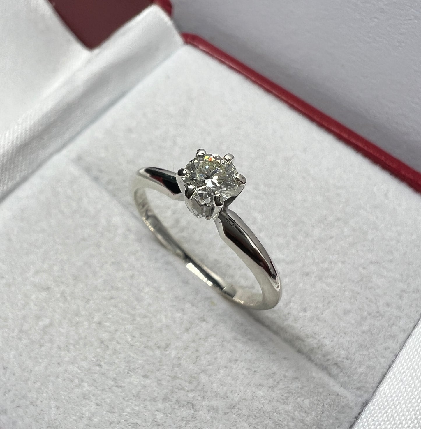 Anillo de Compromiso Oro Blanco con Diamante Natural 0.26ct