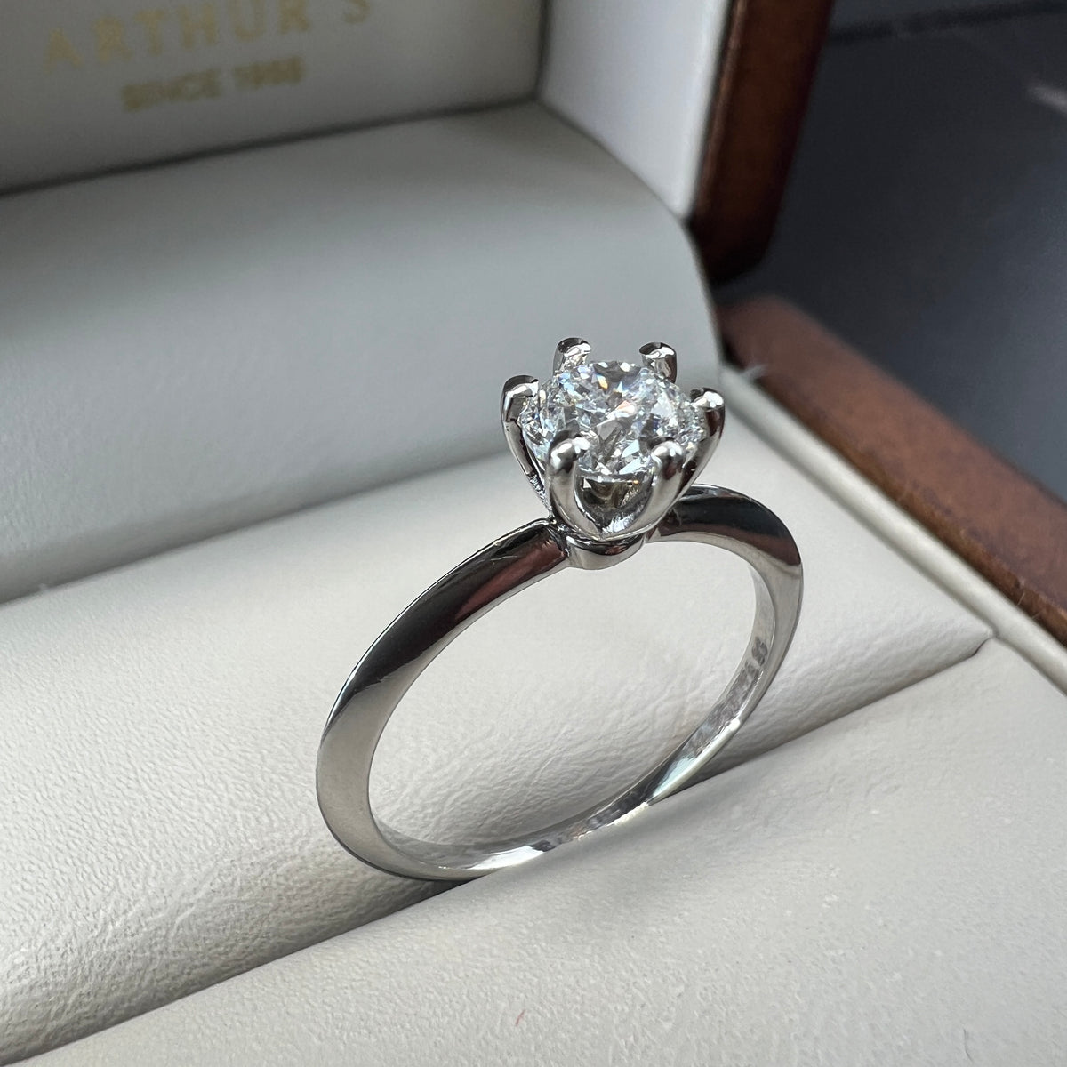 Anillo de Compromiso Oro Blanco de 14k con Diamante Natural Brillante 0.50ct Certificado GIA