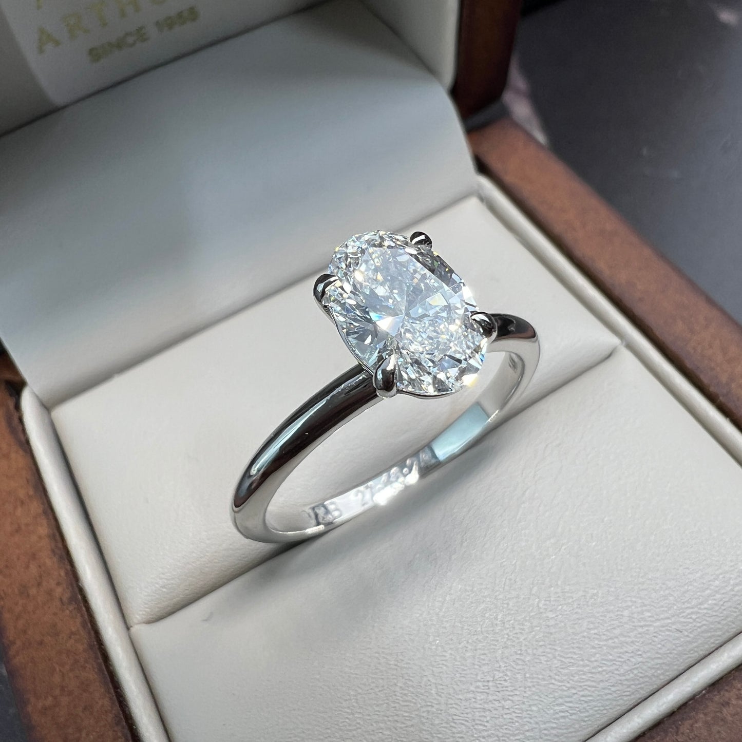 Anillo de Compromiso Oro Blanco 14k con Diamante de Laboratorio Oval 1.50ct Certificado IGI