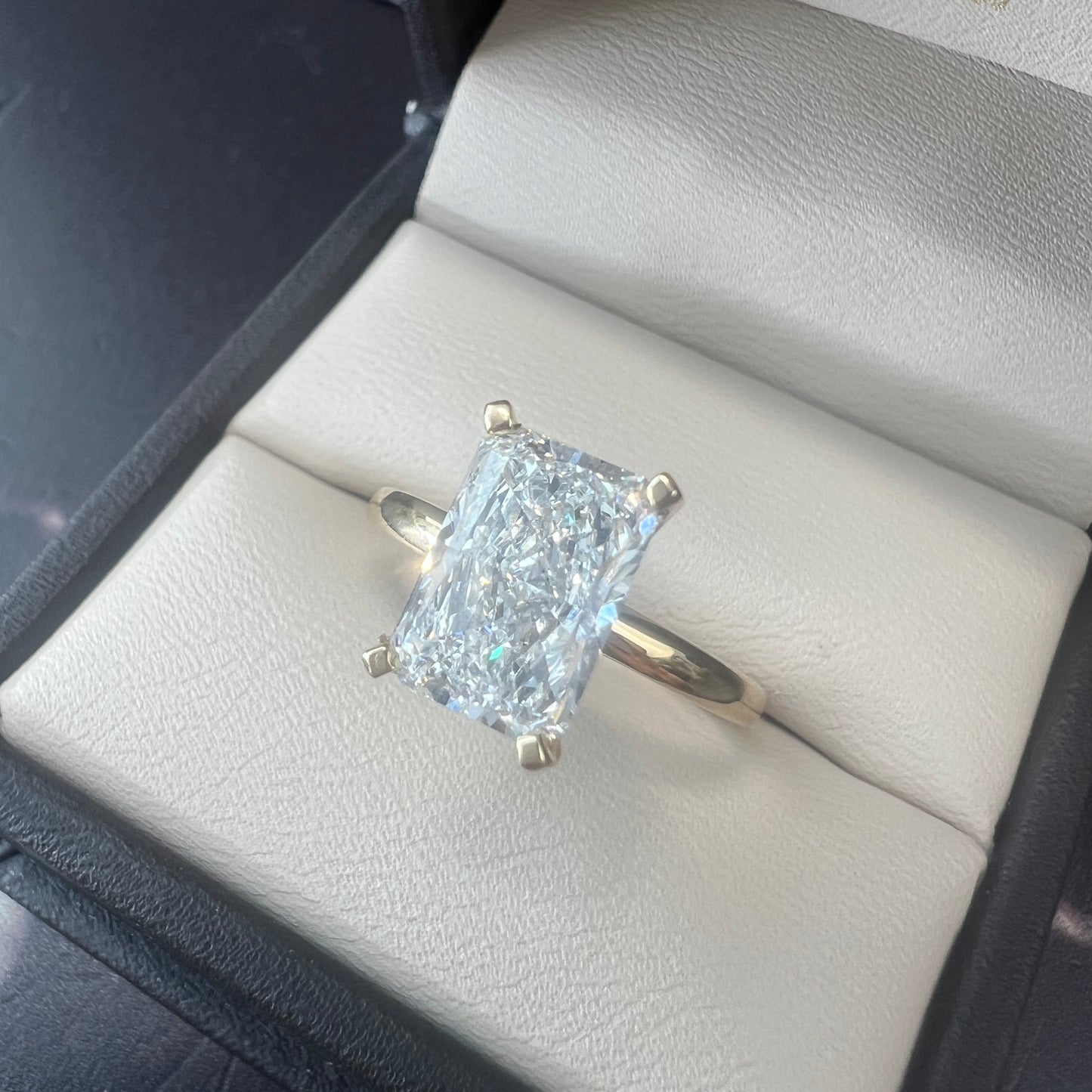 Anillo de Compromiso Oro Amarillo 14k con Diamante de Laboratorio Certificado IGI 2.52ct