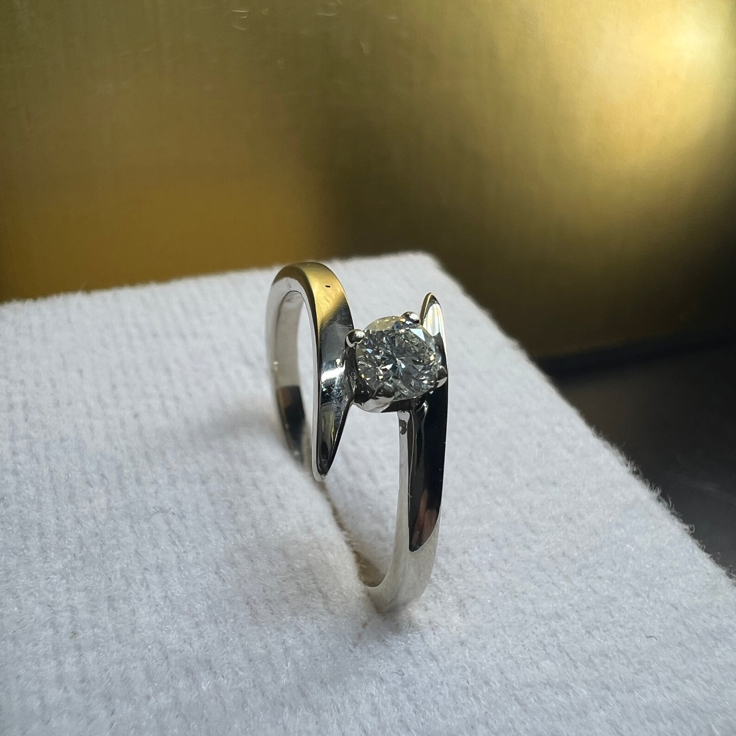 Anillo de Compromiso Oro Blanco con Diamante Natural 0.22ct