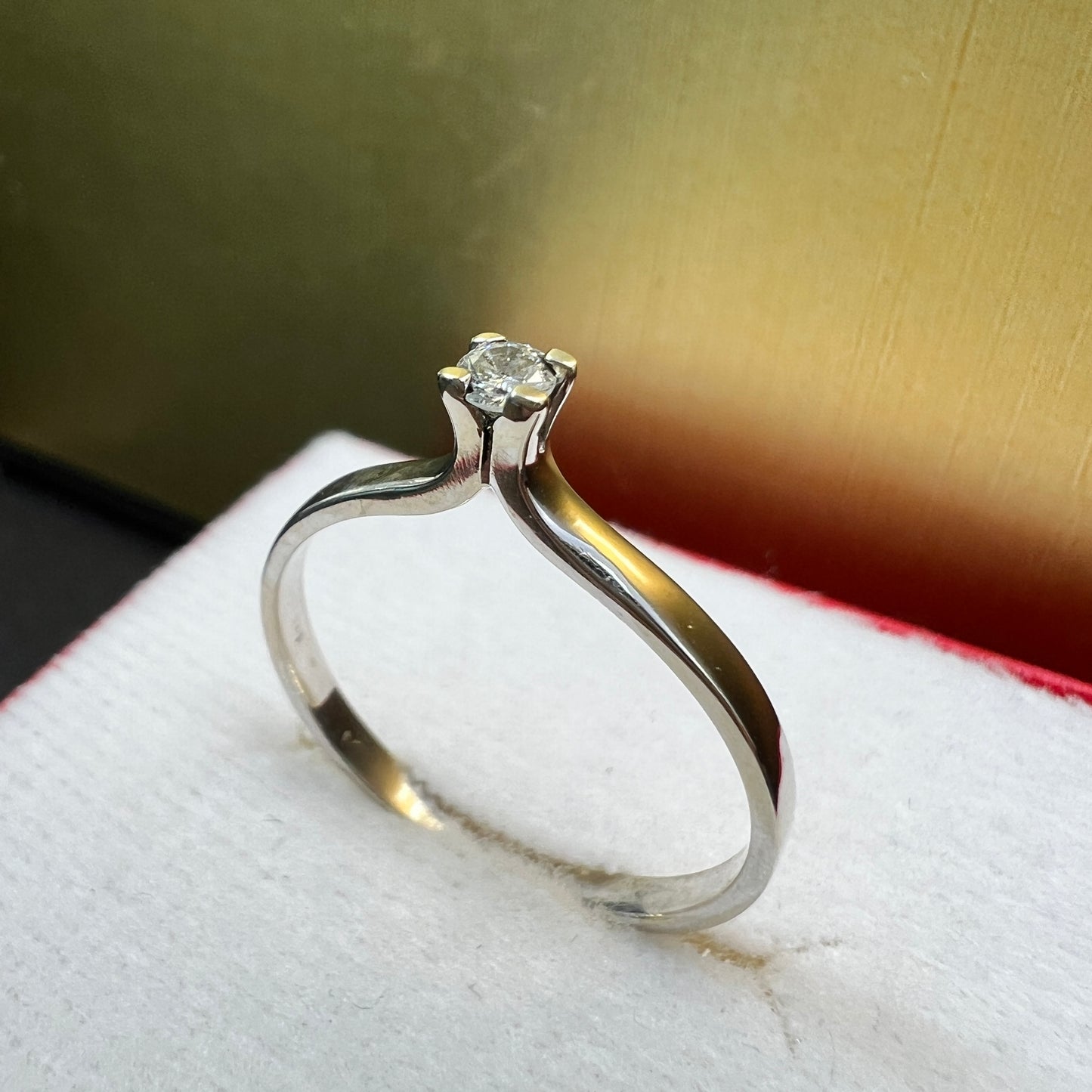 Anillo de Compromiso Oro Blanco 14k con Diamante Natural 0.10ct